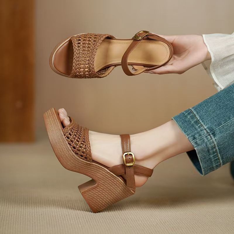 Women'S Fashion For Summer 2025 - Элегантные женские плетеные босоножки на высоком